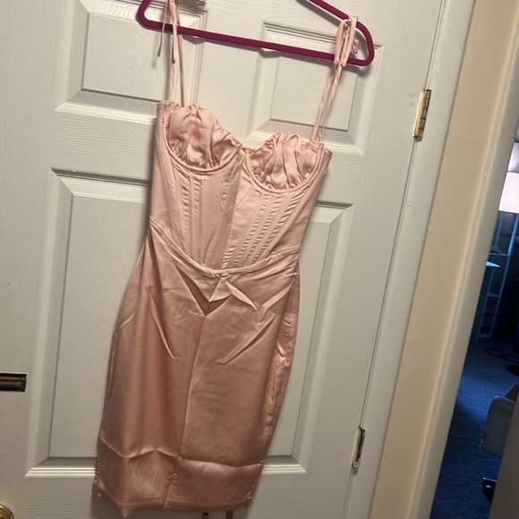 ALMA
BLUSH PINK SATIN CORSET MIDI DRESS - Picture 2 of 3